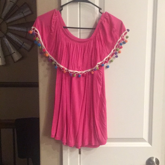 Off the shoulder pink shirt - Picture 3 of 4